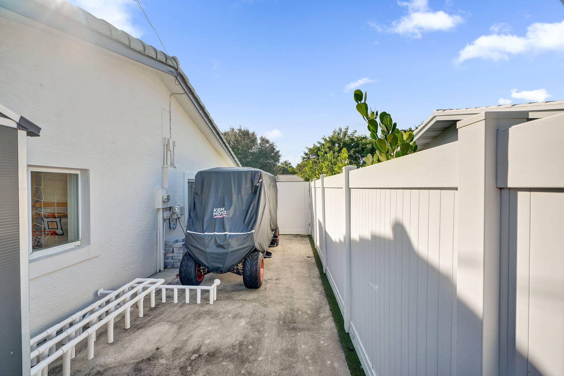 4200 NE 22ND Terrace, Lighthouse Point, FL 33064 55-web-or-mls-DSC00084
