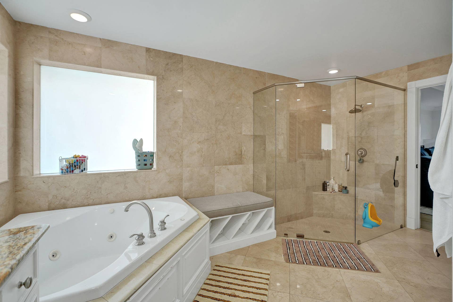 4200 NE 22ND Terrace, Lighthouse Point, FL 33064 45-web-or-mls-DSC00054