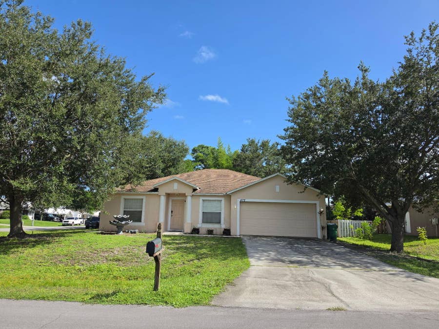 Property photo for 472 SE Justine Terrace, Port St Lucie, FL