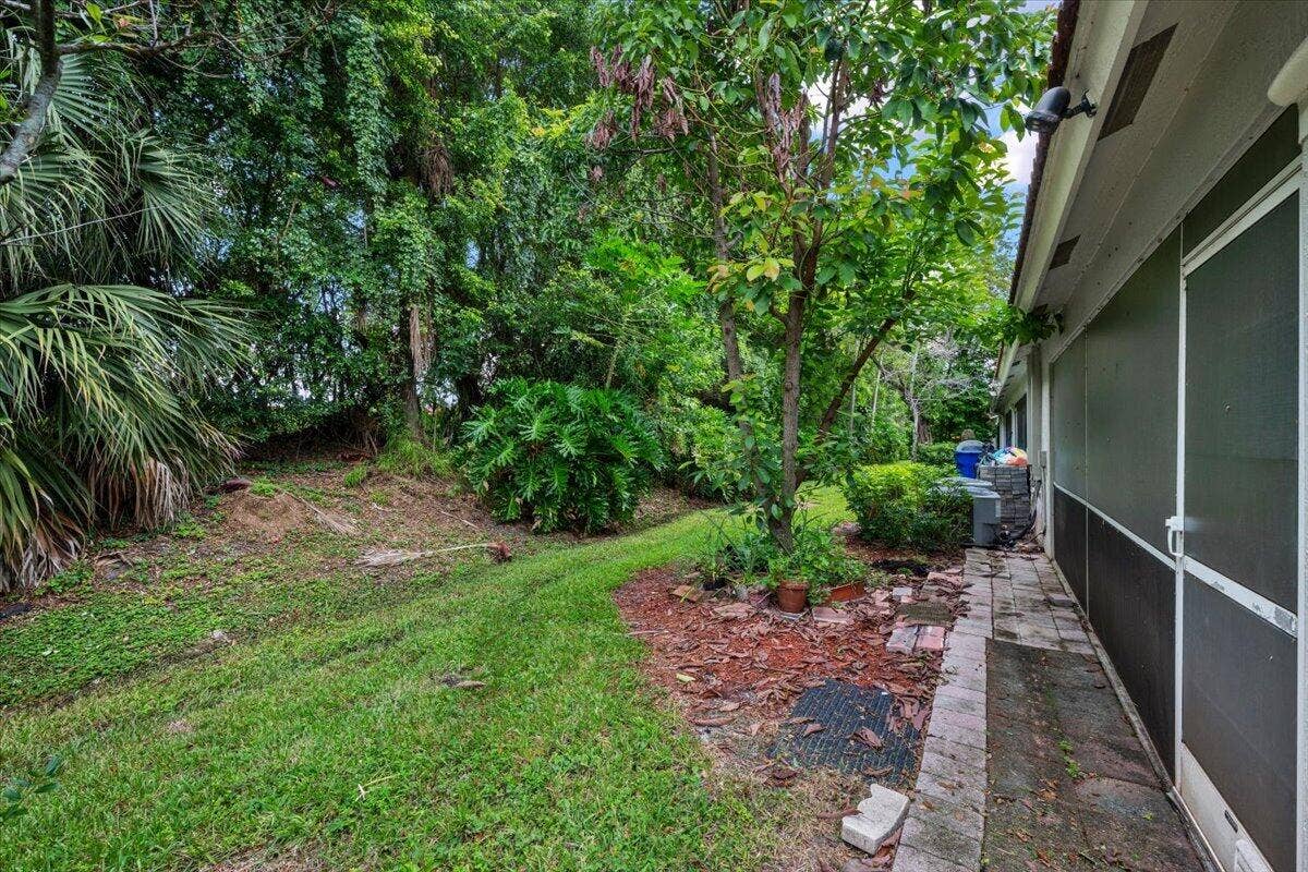 7108 HAWKS NEST Terrace, Riviera Beach, FL 33407 30-LUX_3811