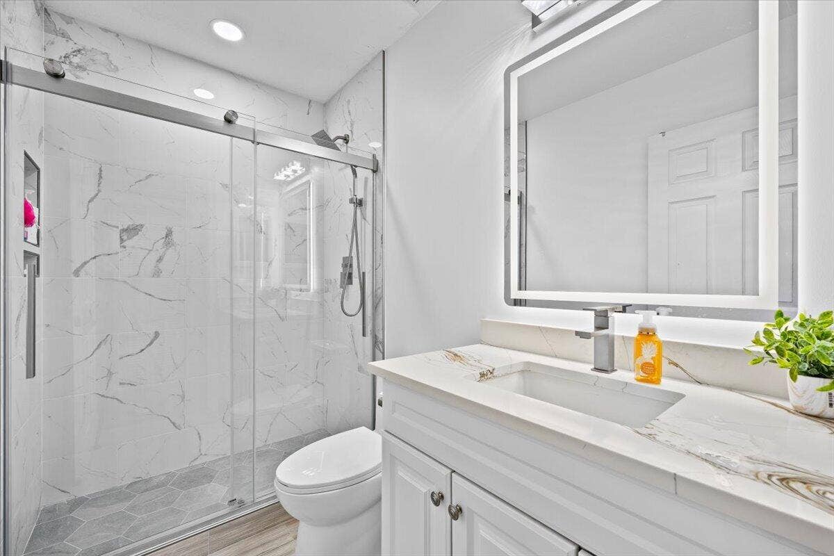 7108 HAWKS NEST Terrace, Riviera Beach, FL 33407 21-LUX_3929