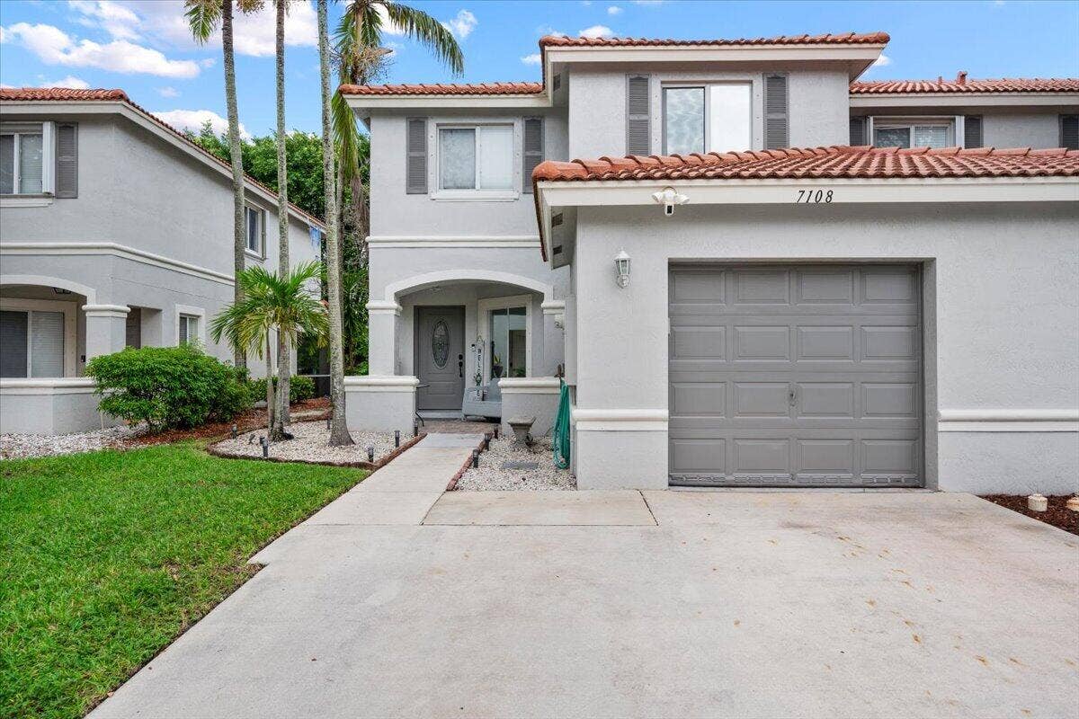 7108 HAWKS NEST Terrace, Riviera Beach, FL 33407 02-LUX_3791