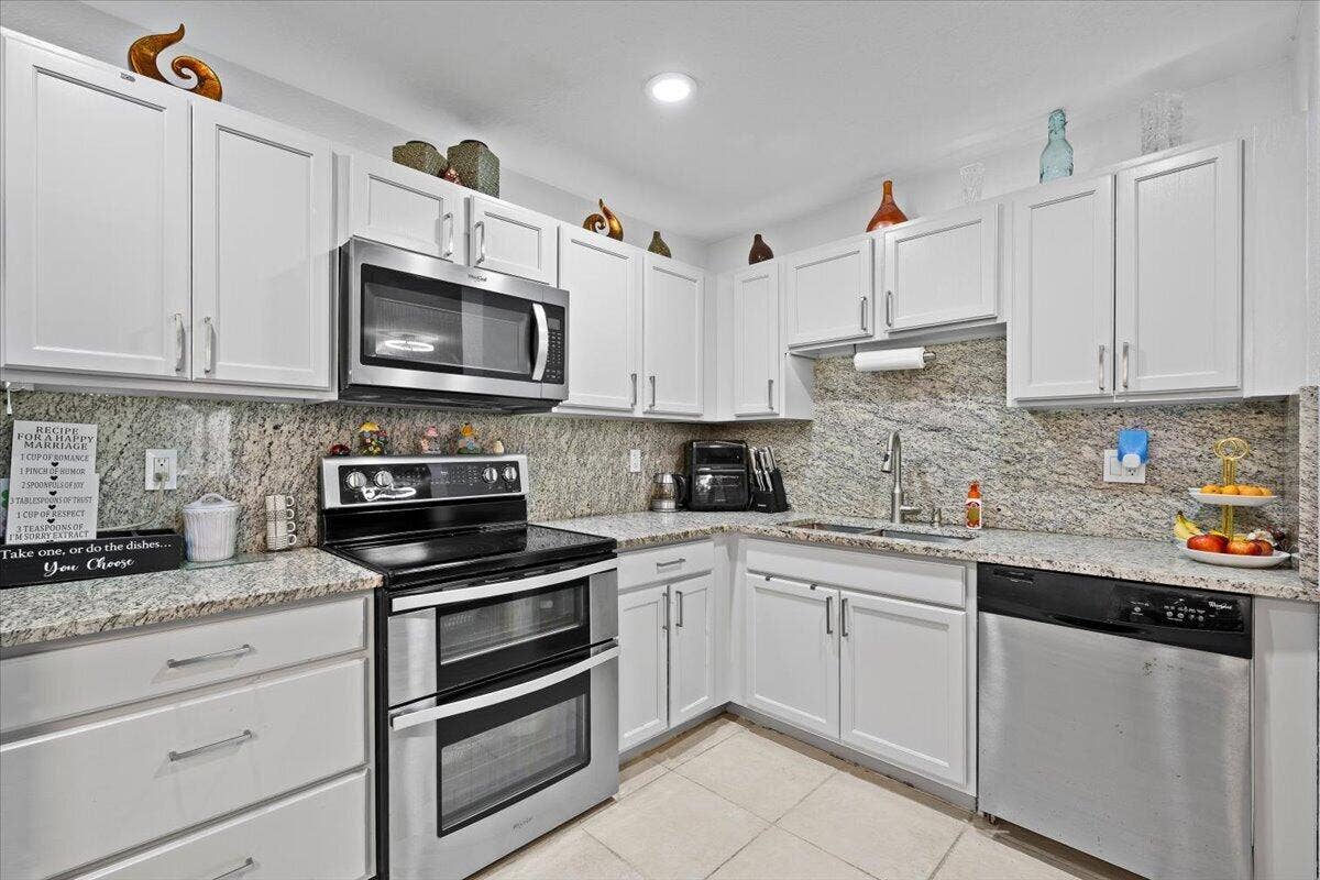 7108 HAWKS NEST Terrace, Riviera Beach, FL 33407 11-LUX_3884