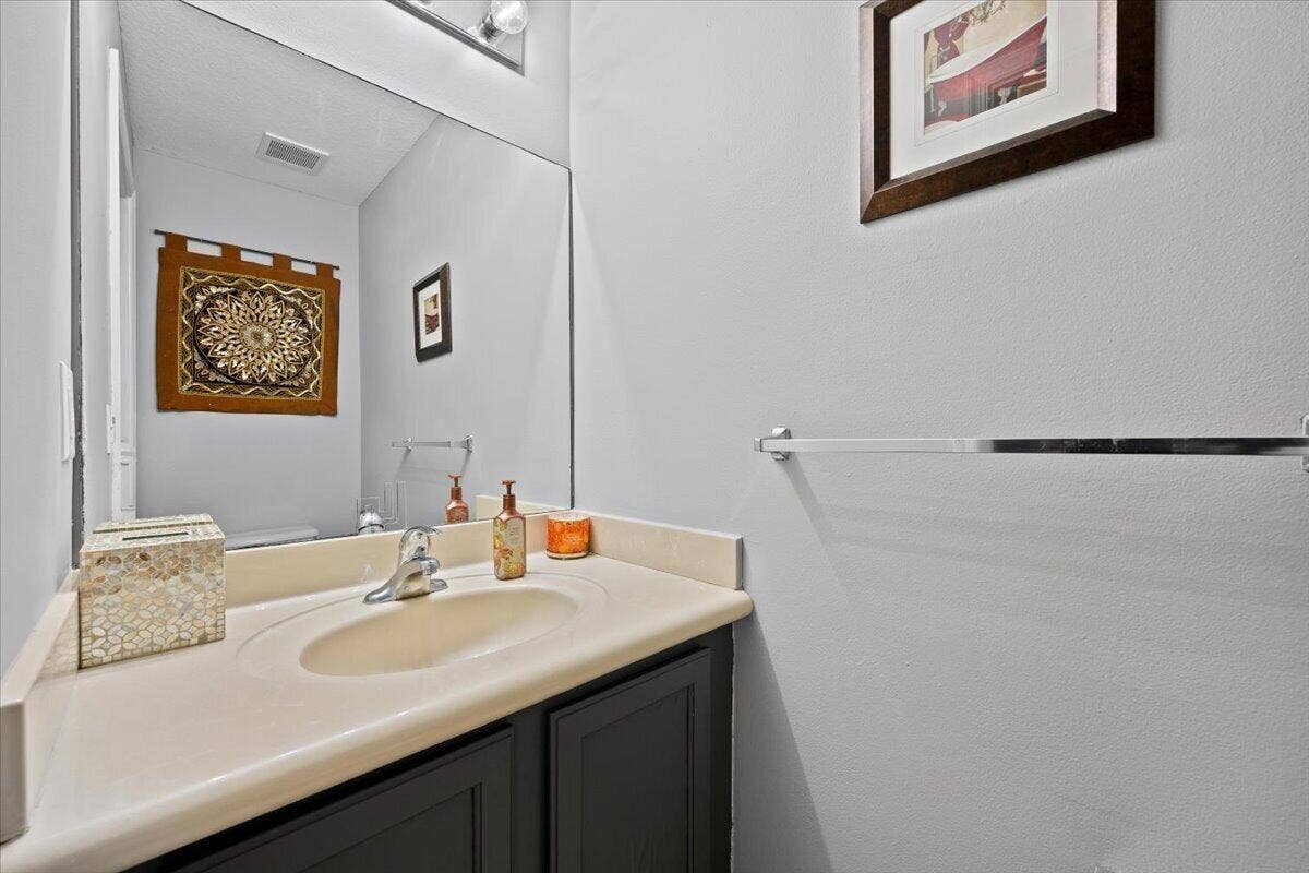 7108 HAWKS NEST Terrace, Riviera Beach, FL 33407 27-LUX_3964