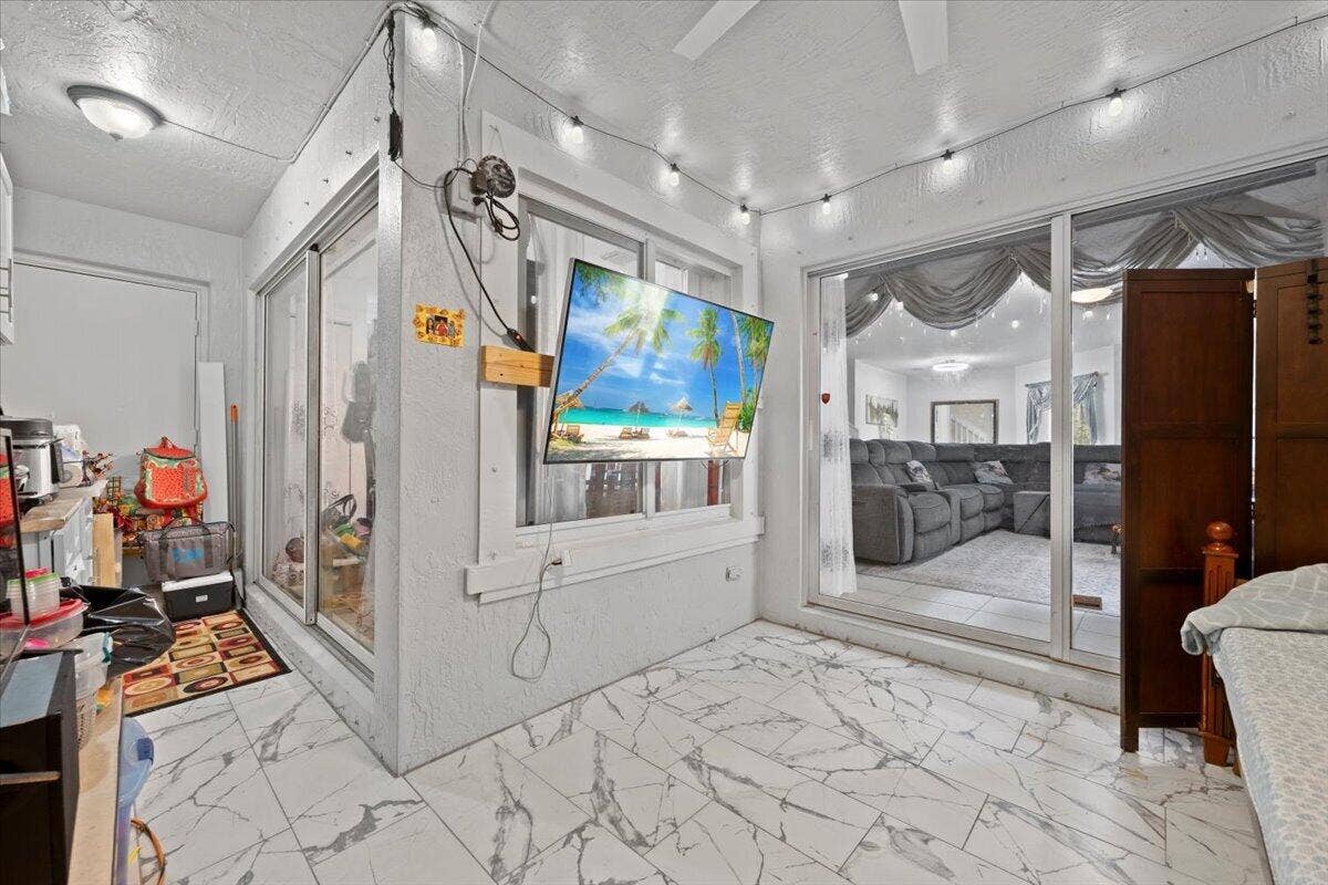 7108 HAWKS NEST Terrace, Riviera Beach, FL 33407 16-LUX_3899.jpg1