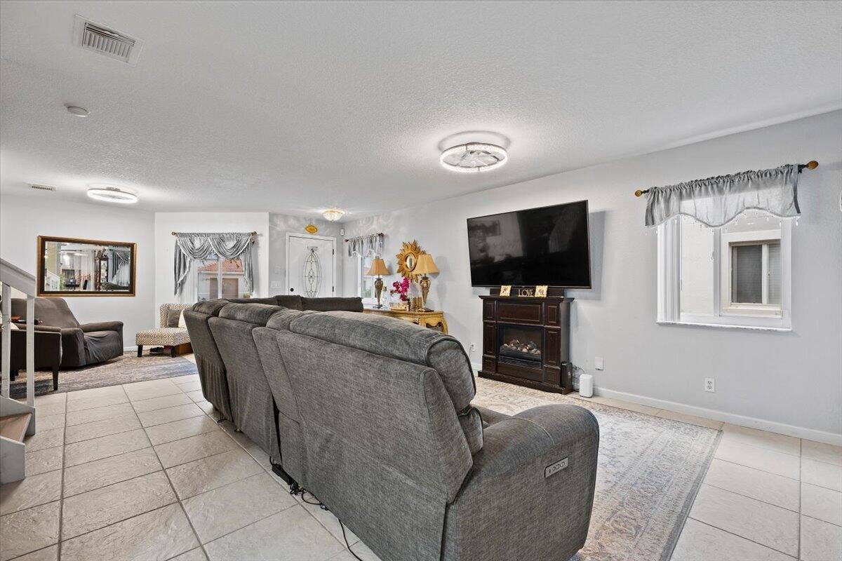 7108 HAWKS NEST Terrace, Riviera Beach, FL 33407 05-LUX_3854