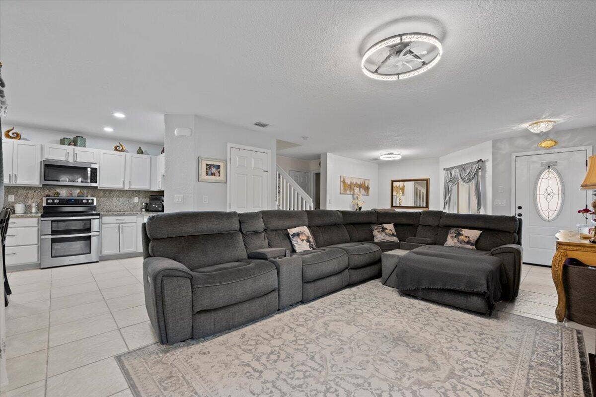 7108 HAWKS NEST Terrace, Riviera Beach, FL 33407 07-LUX_3859