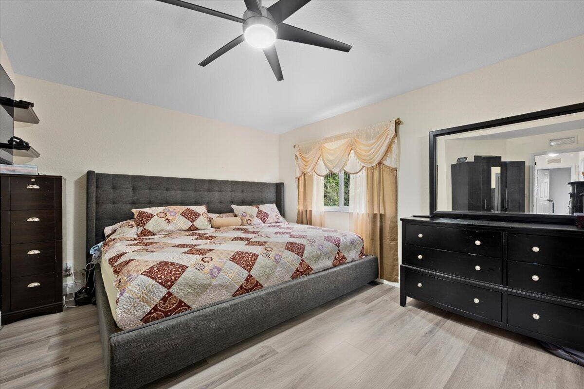 7108 HAWKS NEST Terrace, Riviera Beach, FL 33407 23-LUX_3939
