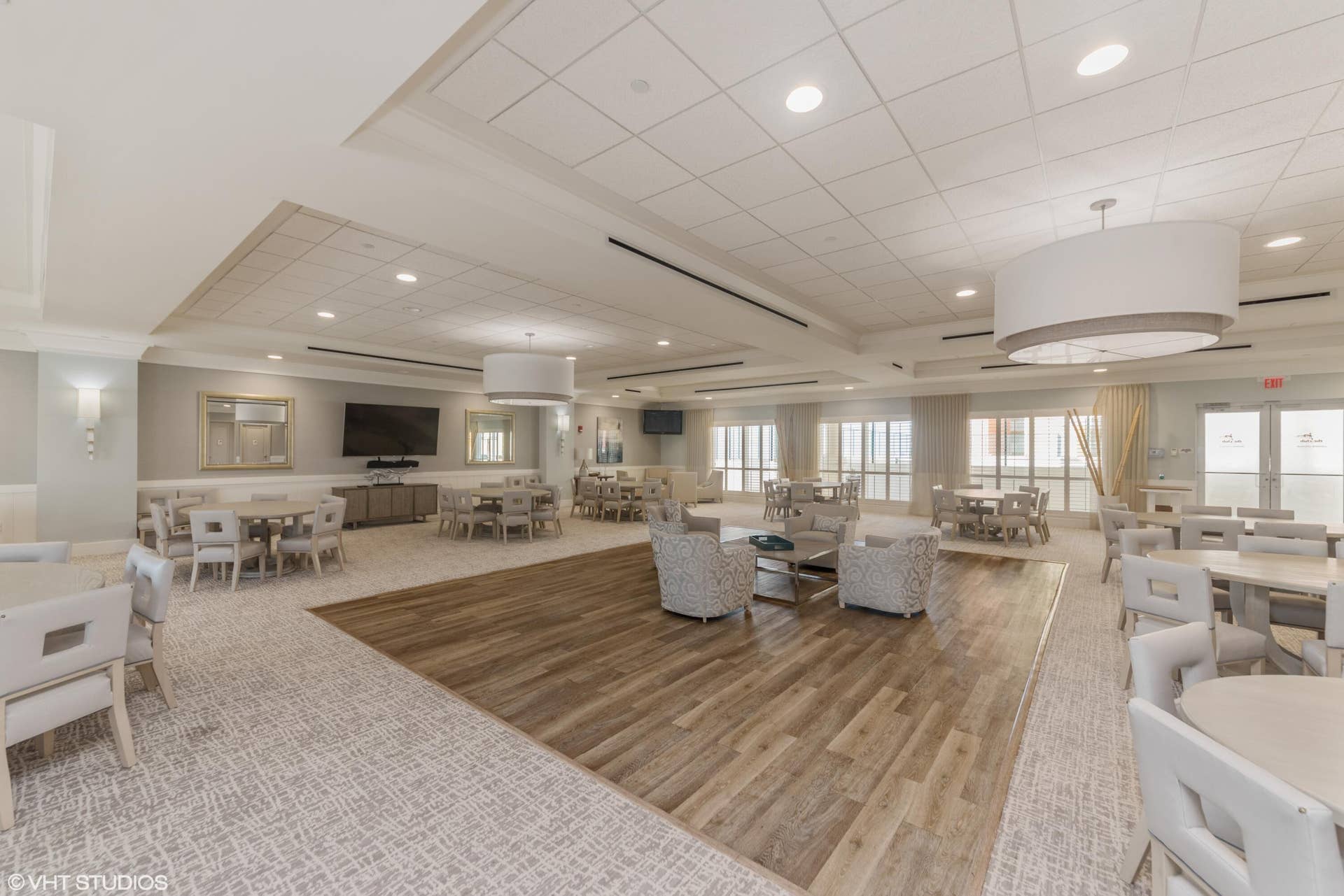 2650 LAKE SHORE Drive, #101, Riviera Beach, FL 33404 27_2650LakeShoreDr_Unit101_125_Clubhouse