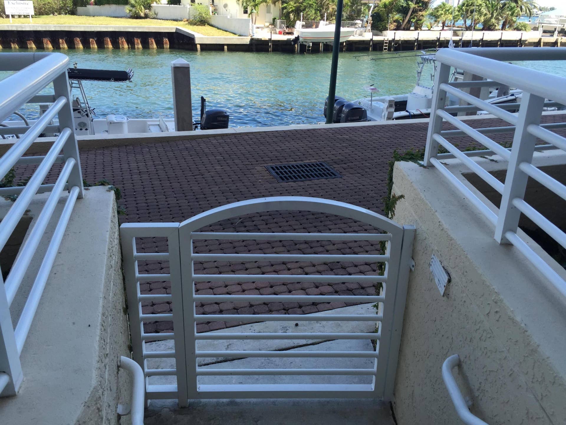2650 LAKE SHORE Drive, #101, Riviera Beach, FL 33404 IMG_6794
