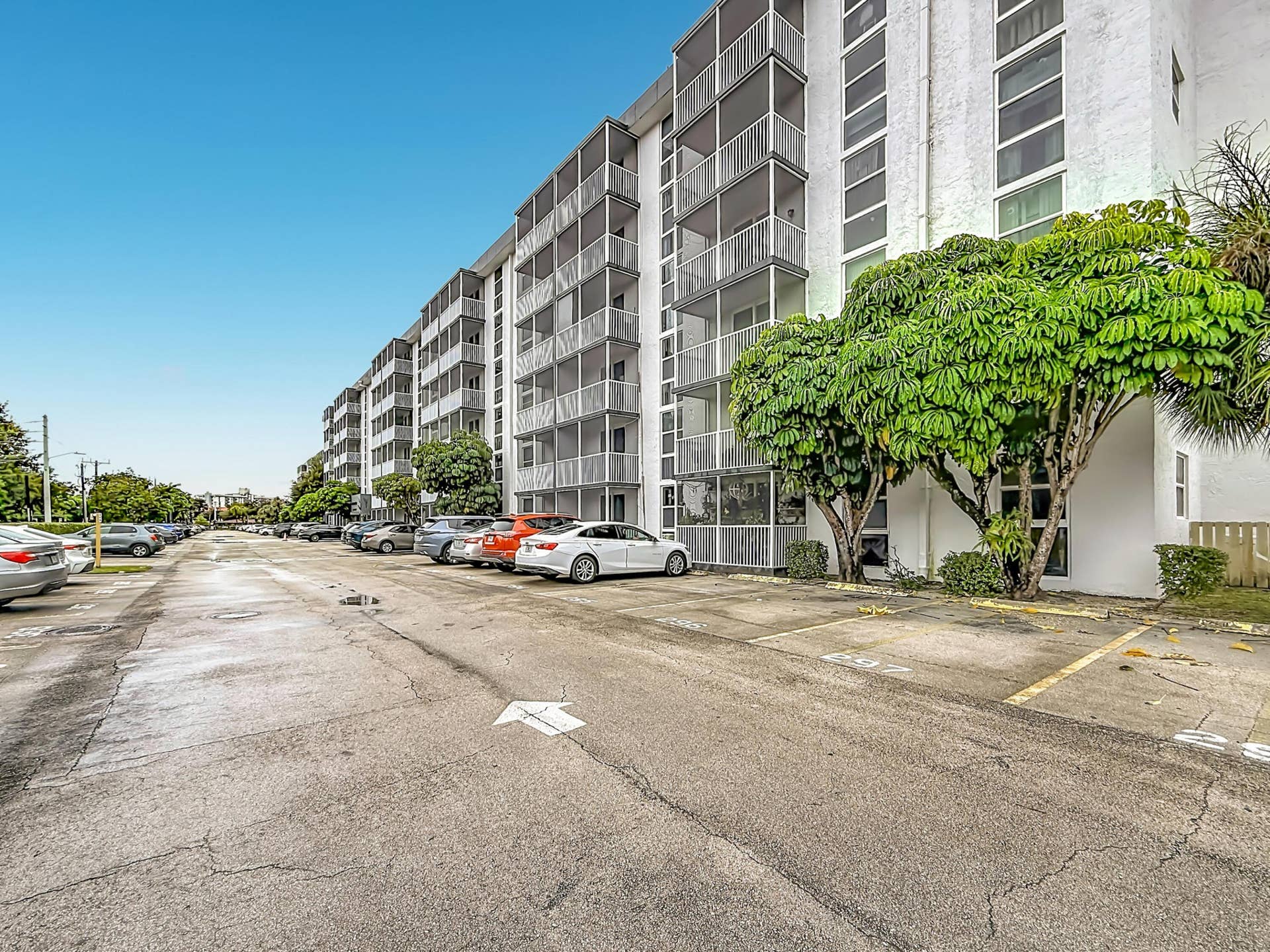 16851 NE 23RD Avenue, #A608, North Miami Beach, FL 33160 16851 NE 23rd Avenue #A608-8