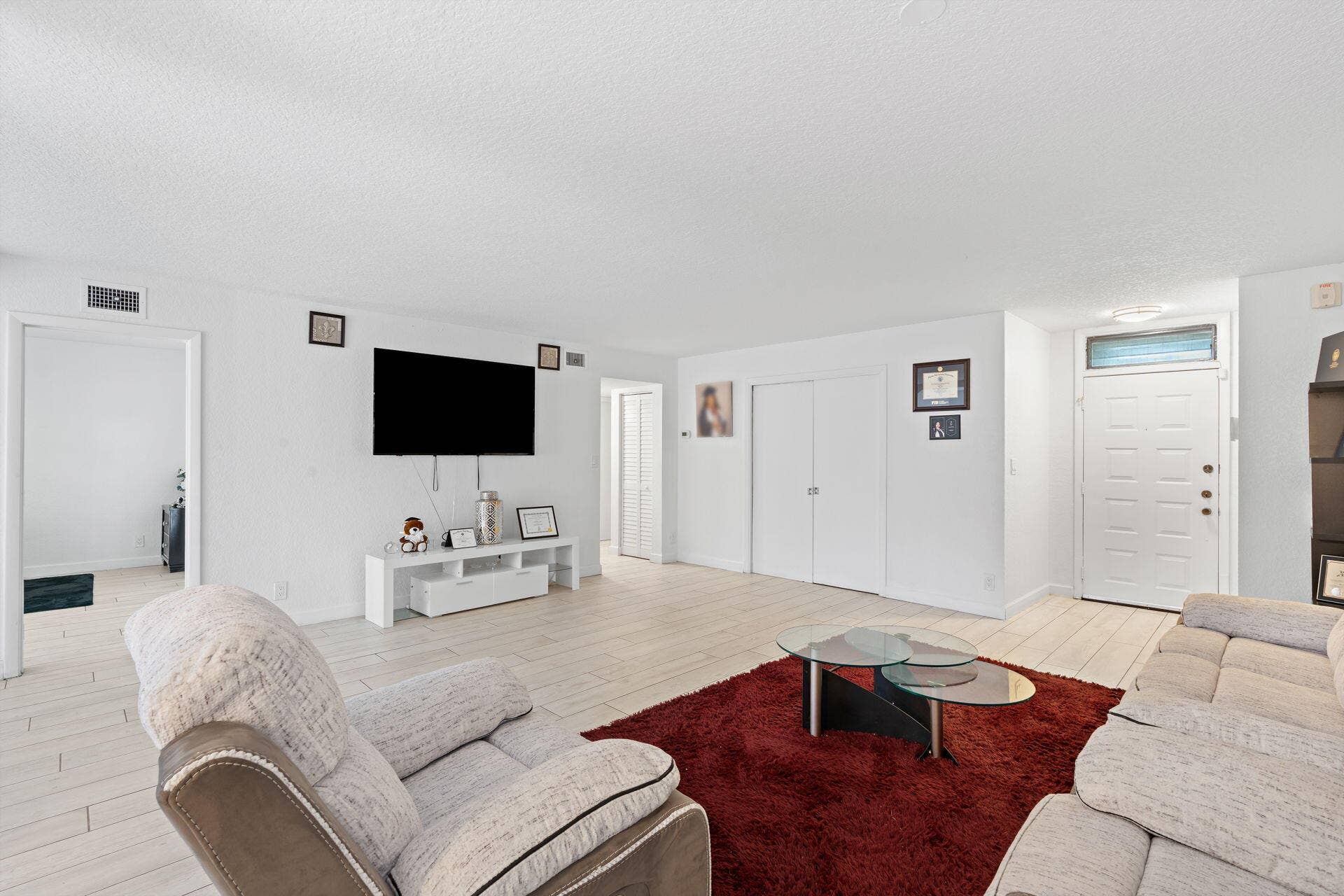 9592 SW 1st Court, #13-F, Coral Springs, FL 33071 Living Room