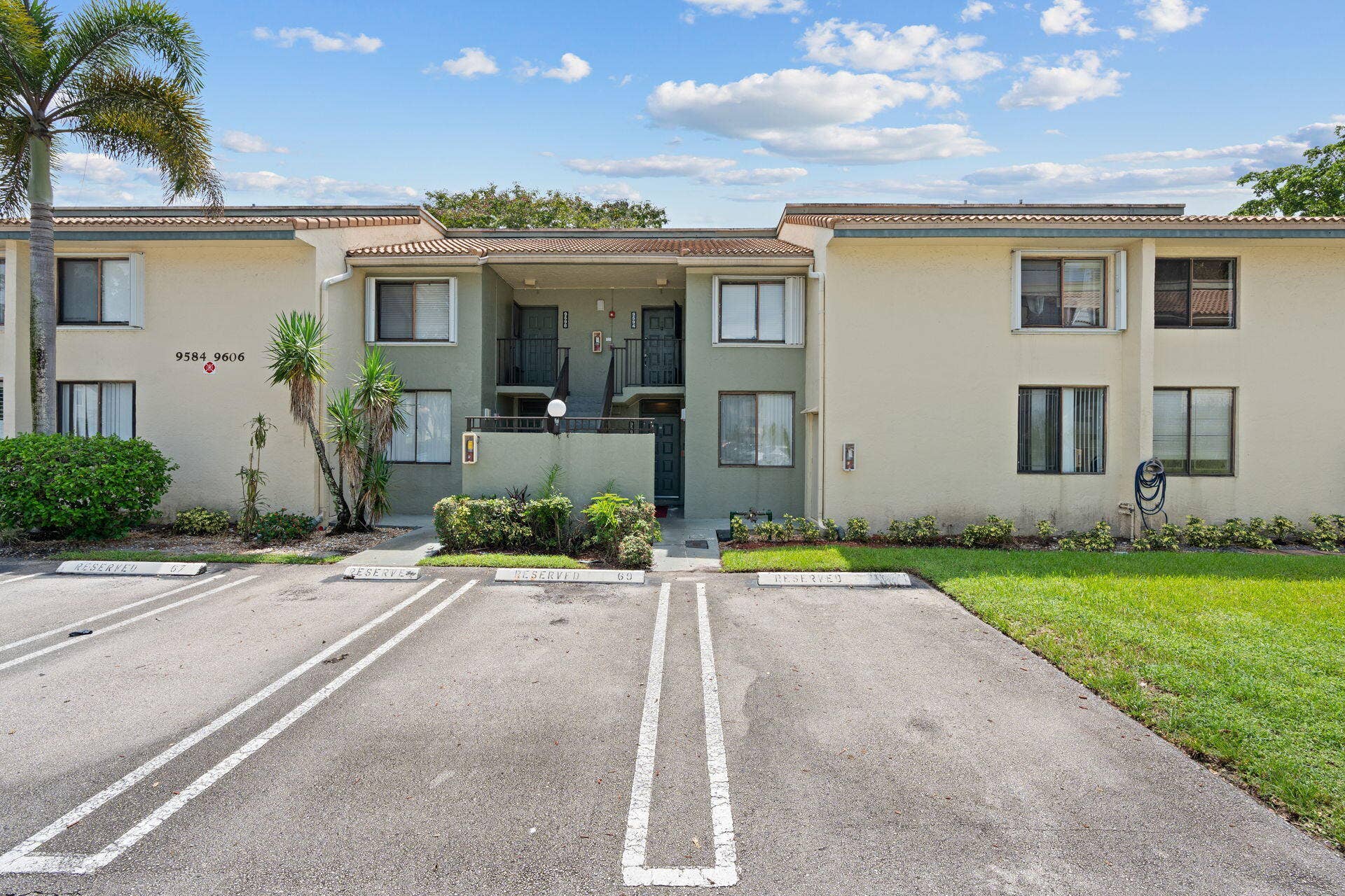 9592 SW 1st Court, #13-F, Coral Springs, FL 33071 Front of Unit