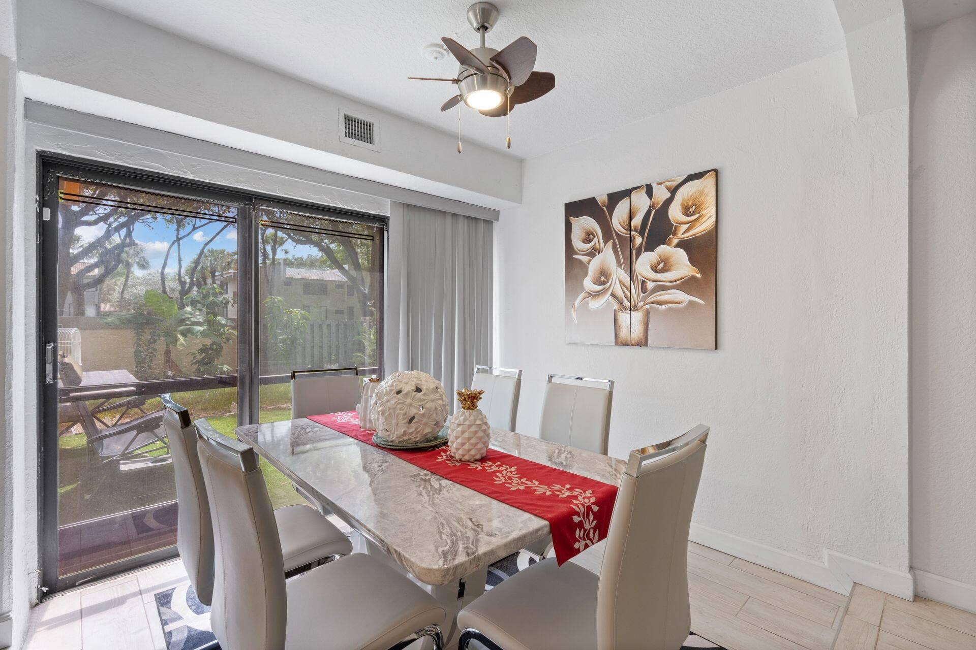 9592 SW 1st Court, #13-F, Coral Springs, FL 33071 Dining Area
