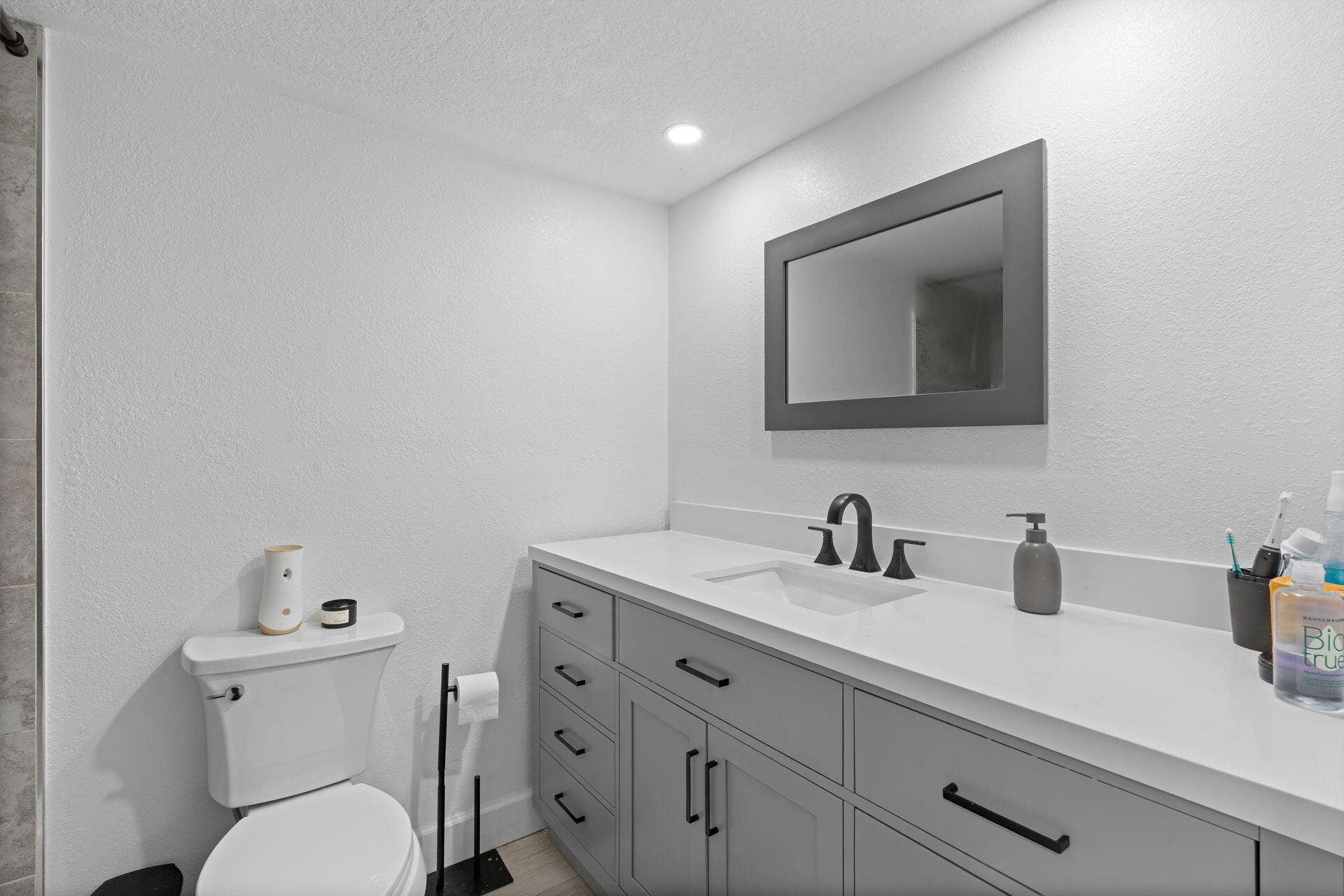 9592 SW 1st Court, #13-F, Coral Springs, FL 33071 Bathroom 2