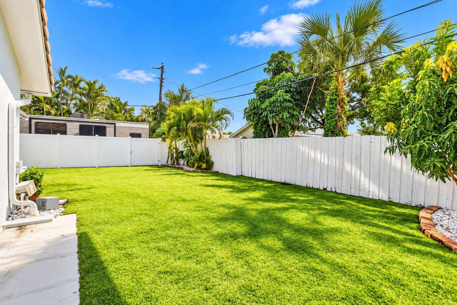 214 NE 25th Street, Boca Raton, FL 33431 Yard