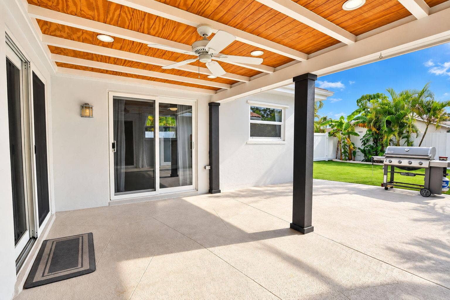 214 NE 25th Street, Boca Raton, FL 33431 Covered Patio