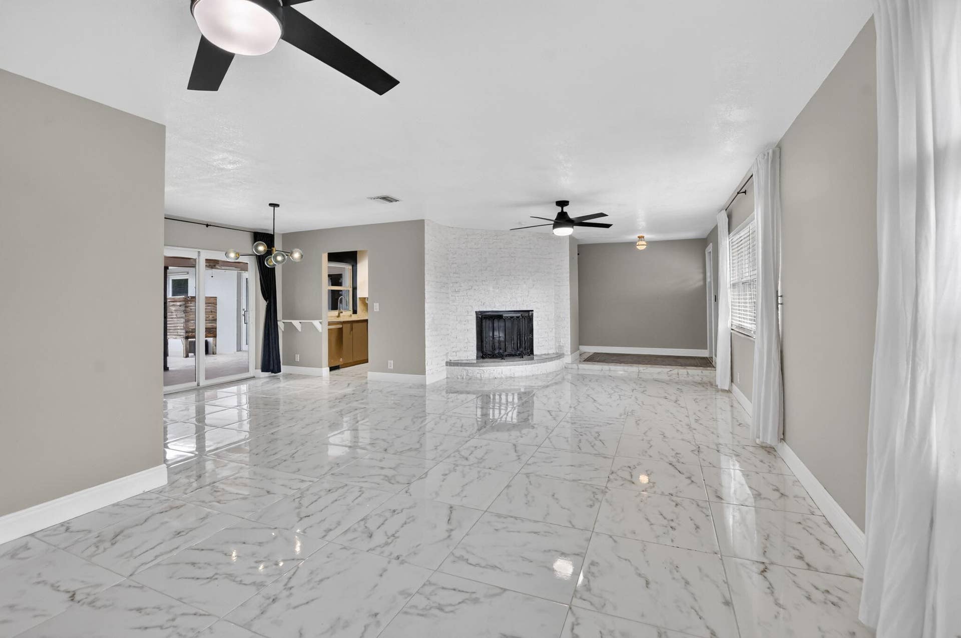 214 NE 25th Street, Boca Raton, FL 33431 Living Room w/fireplace