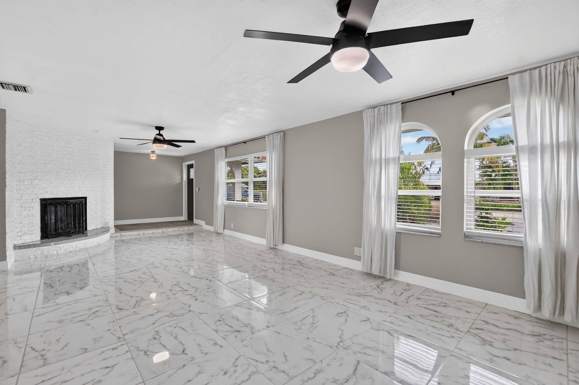 214 NE 25th Street, Boca Raton, FL 33431 Living Room