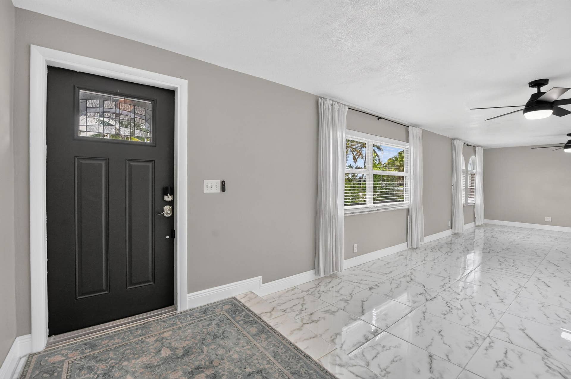 214 NE 25th Street, Boca Raton, FL 33431 Interior Entrance