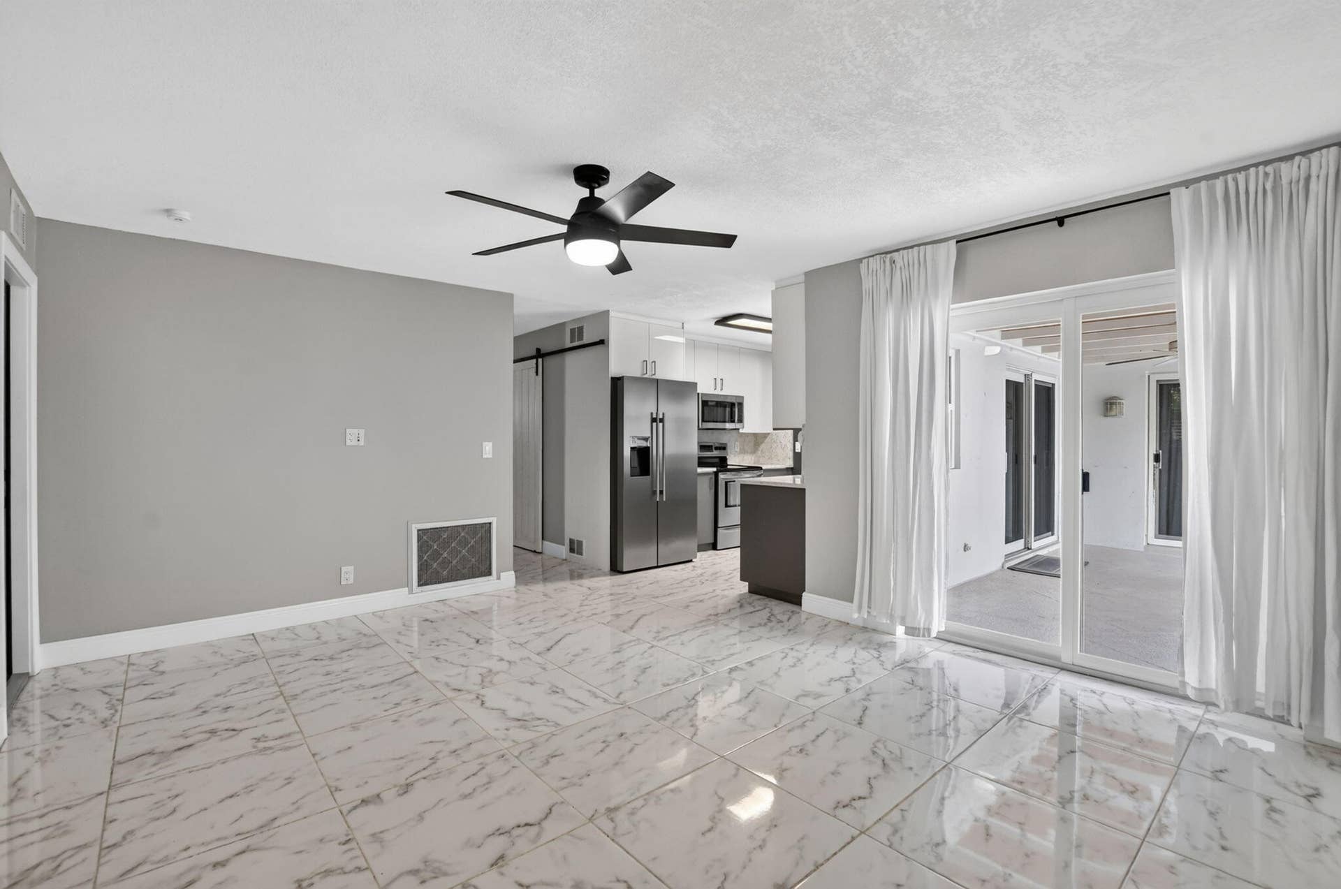 214 NE 25th Street, Boca Raton, FL 33431 Family Room