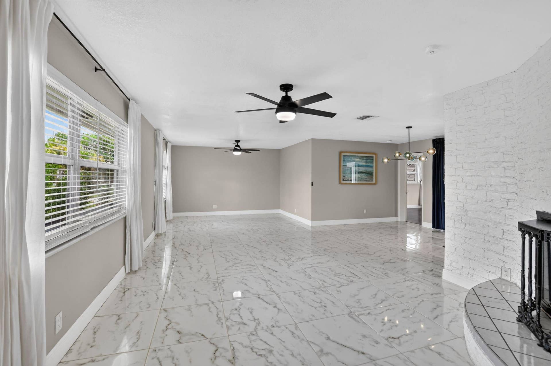 214 NE 25th Street, Boca Raton, FL 33431 Living Room