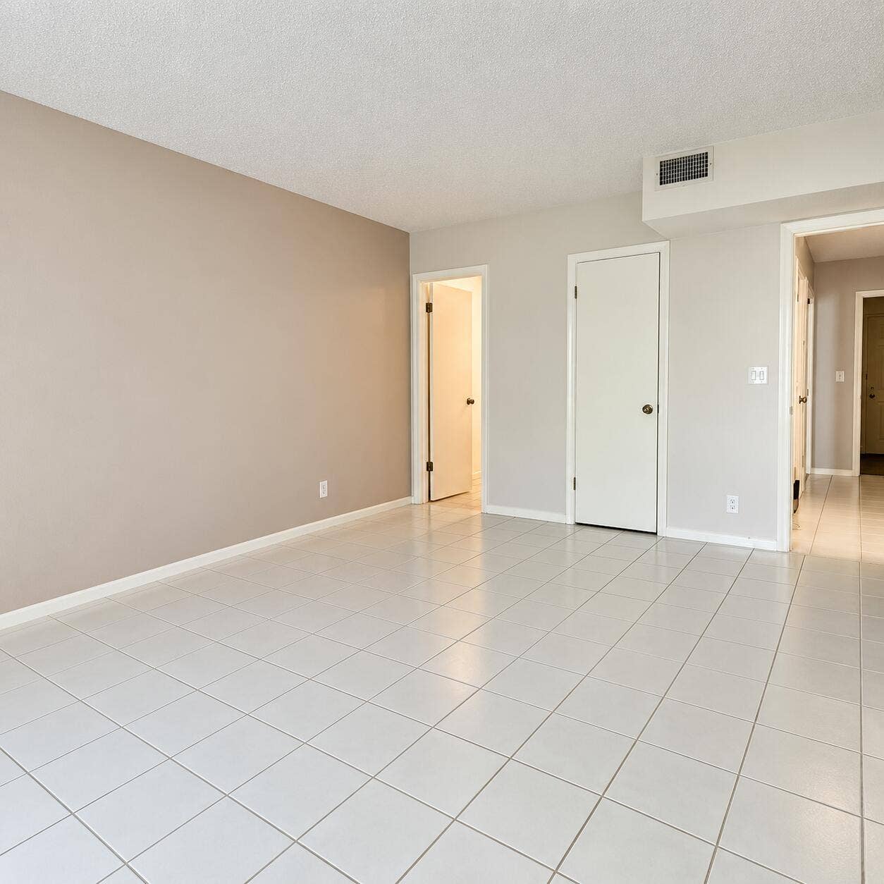 2171 NE 66th Street, #828, Fort Lauderdale, FL 33308 ChatGPT Image Sep 24, 2026, 03_22_45 PM