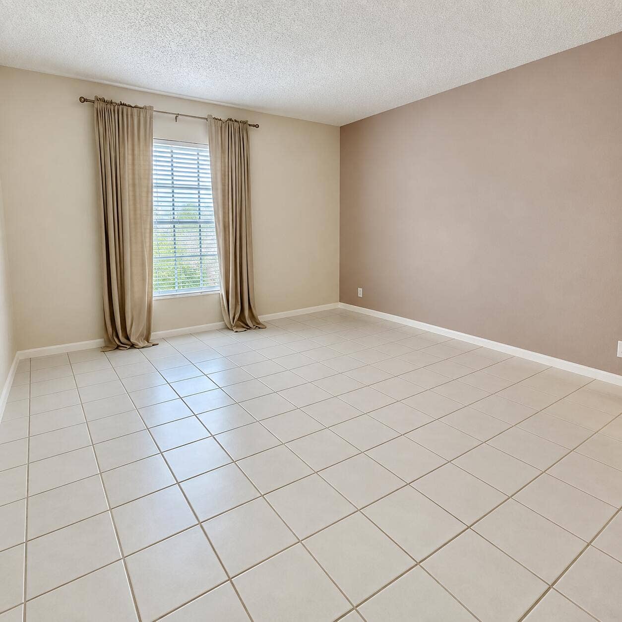 2171 NE 66th Street, #828, Fort Lauderdale, FL 33308 ChatGPT Image Sep 24, 2026, 03_22_55 PM