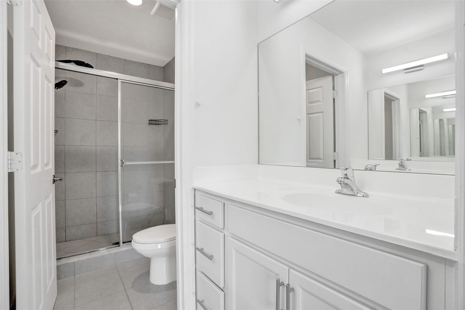 4748 SW 63rd Terrace, Davie, FL 33314 Master Bath