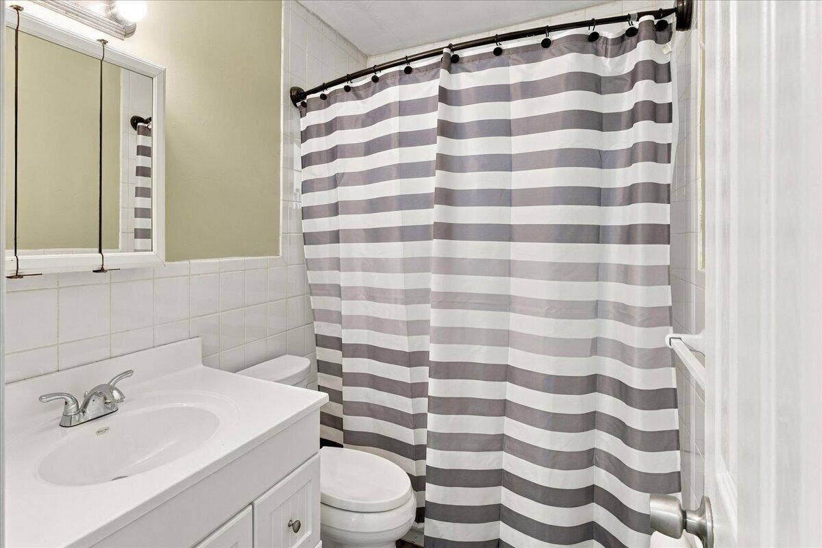 2nd Bathroom