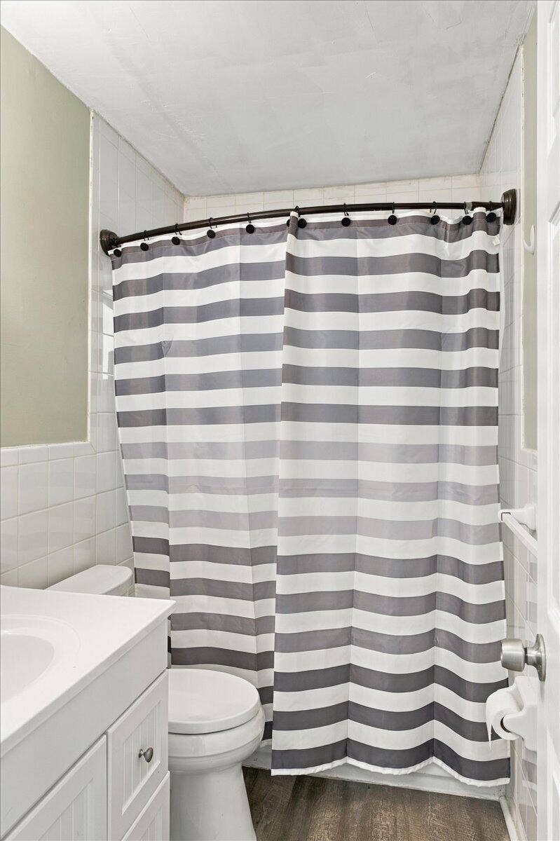 2nd Bathroom