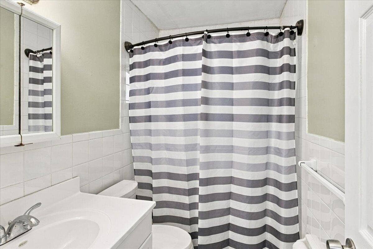 2nd Bathroom