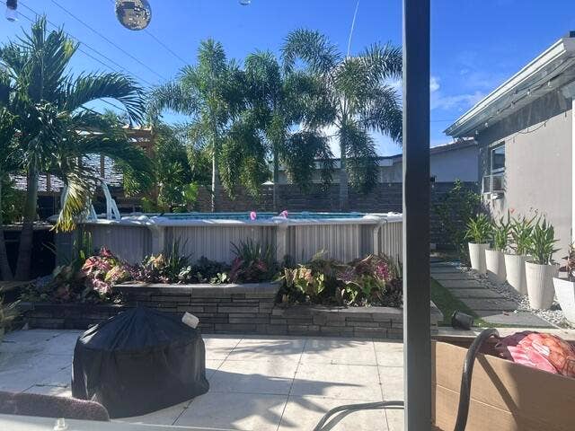 Property photo for 4820 NE 4TH Avenue, Oakland Park, FL