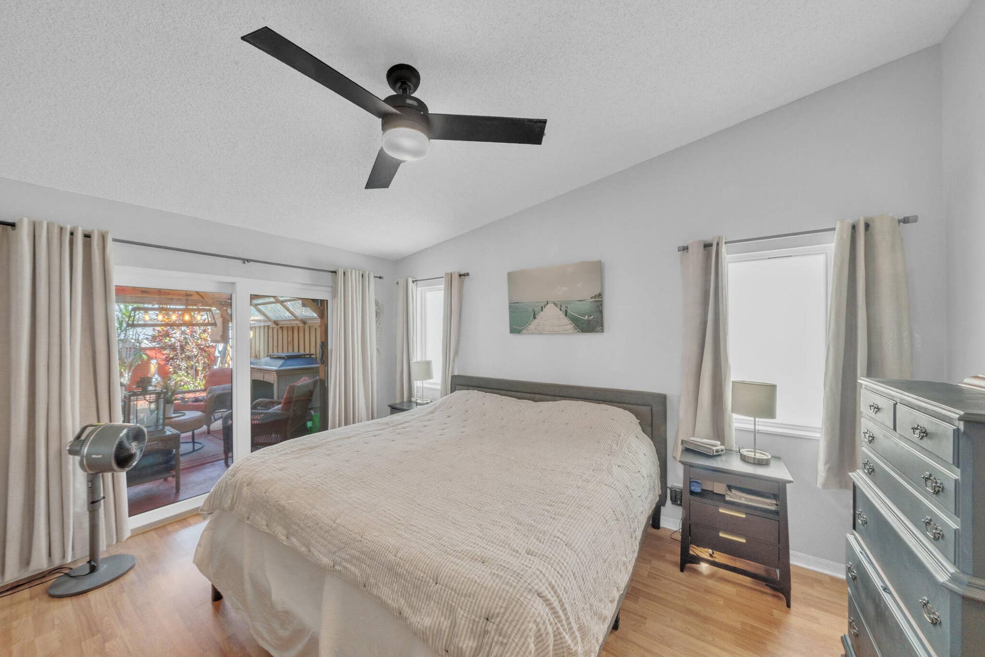 14 Primary Bedroom (1)