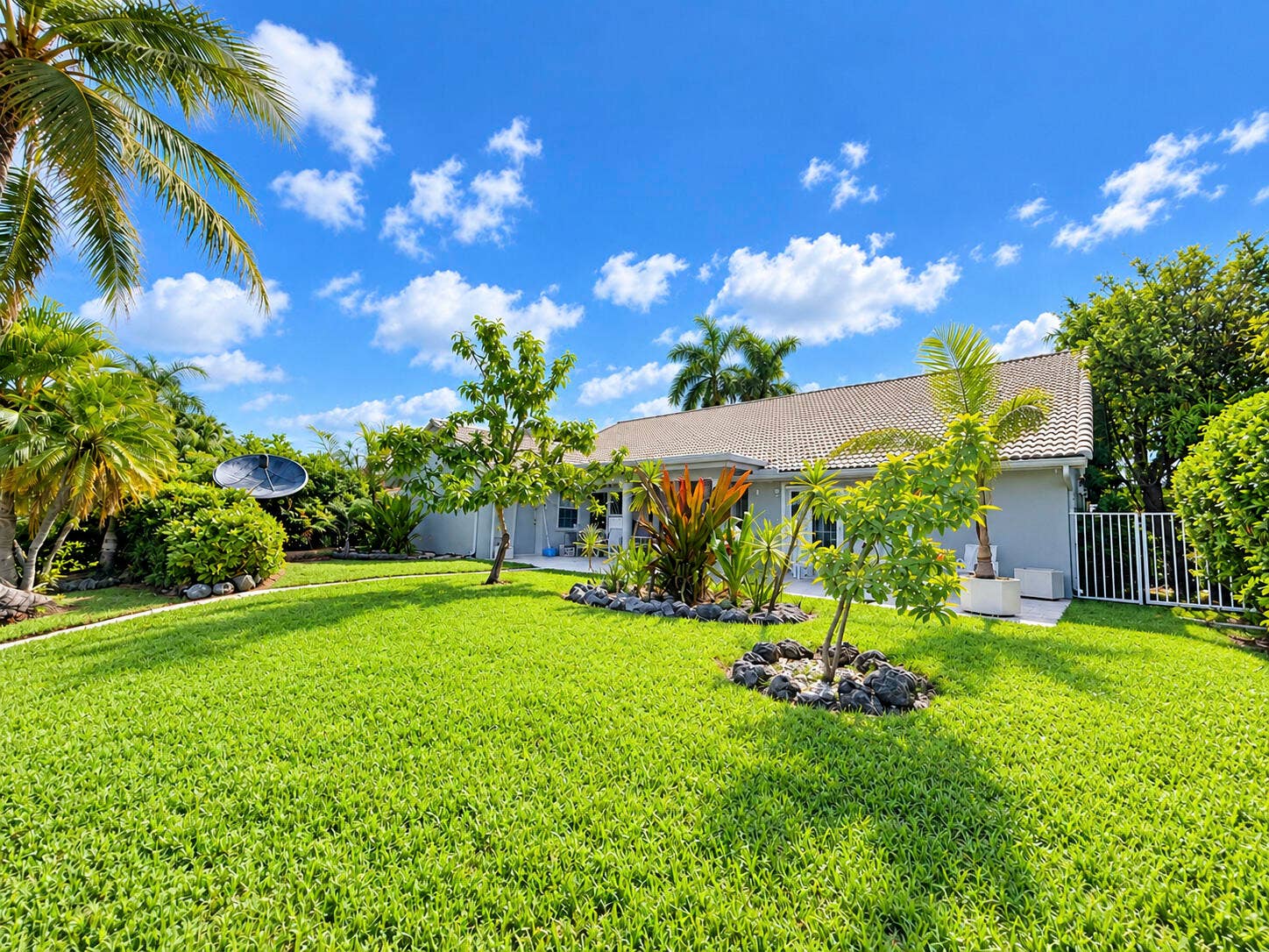 492 NW 162nd Avenue NW, Pembroke Pines, FL 33028 Backyard3