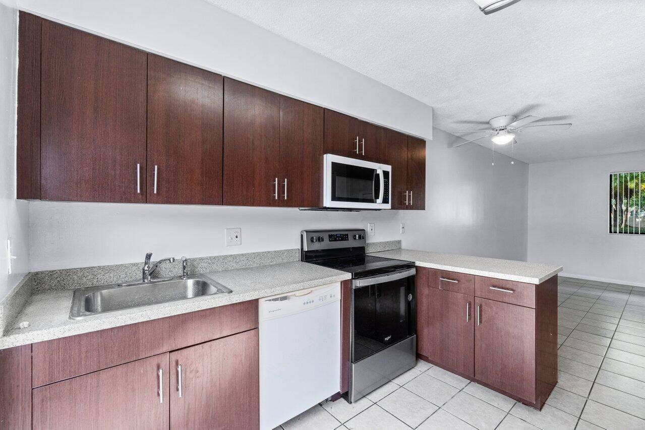 1831-1837 NW 94th Avenue, Coral Springs, FL 33071 8