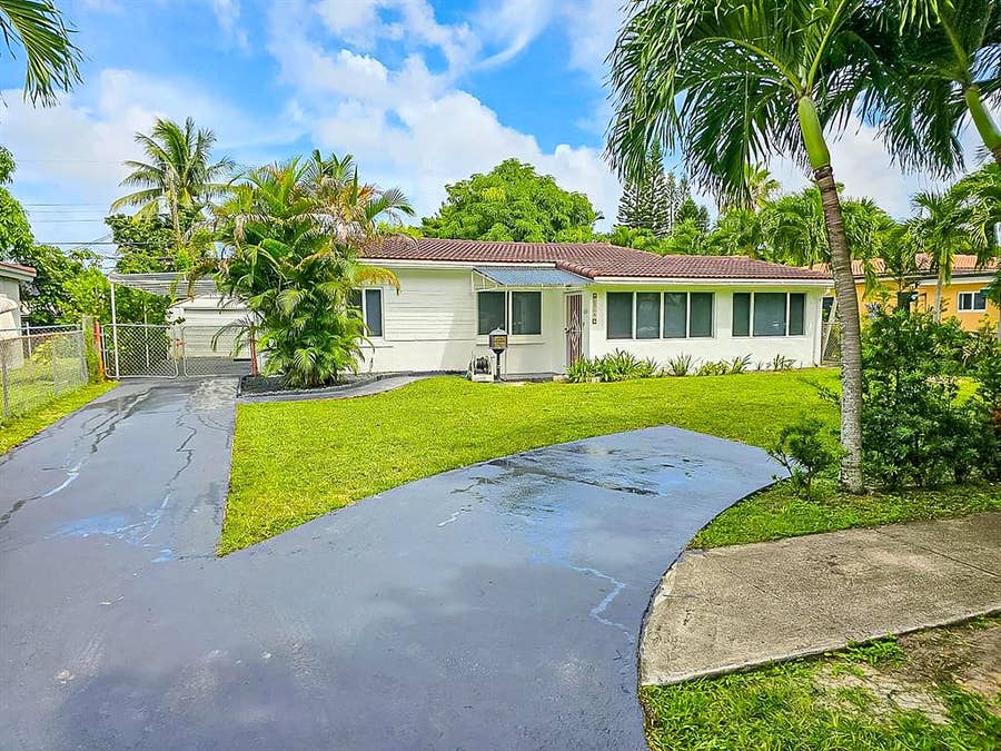 Property photo for 18321 NE 20TH Place, North Miami Beach, FL