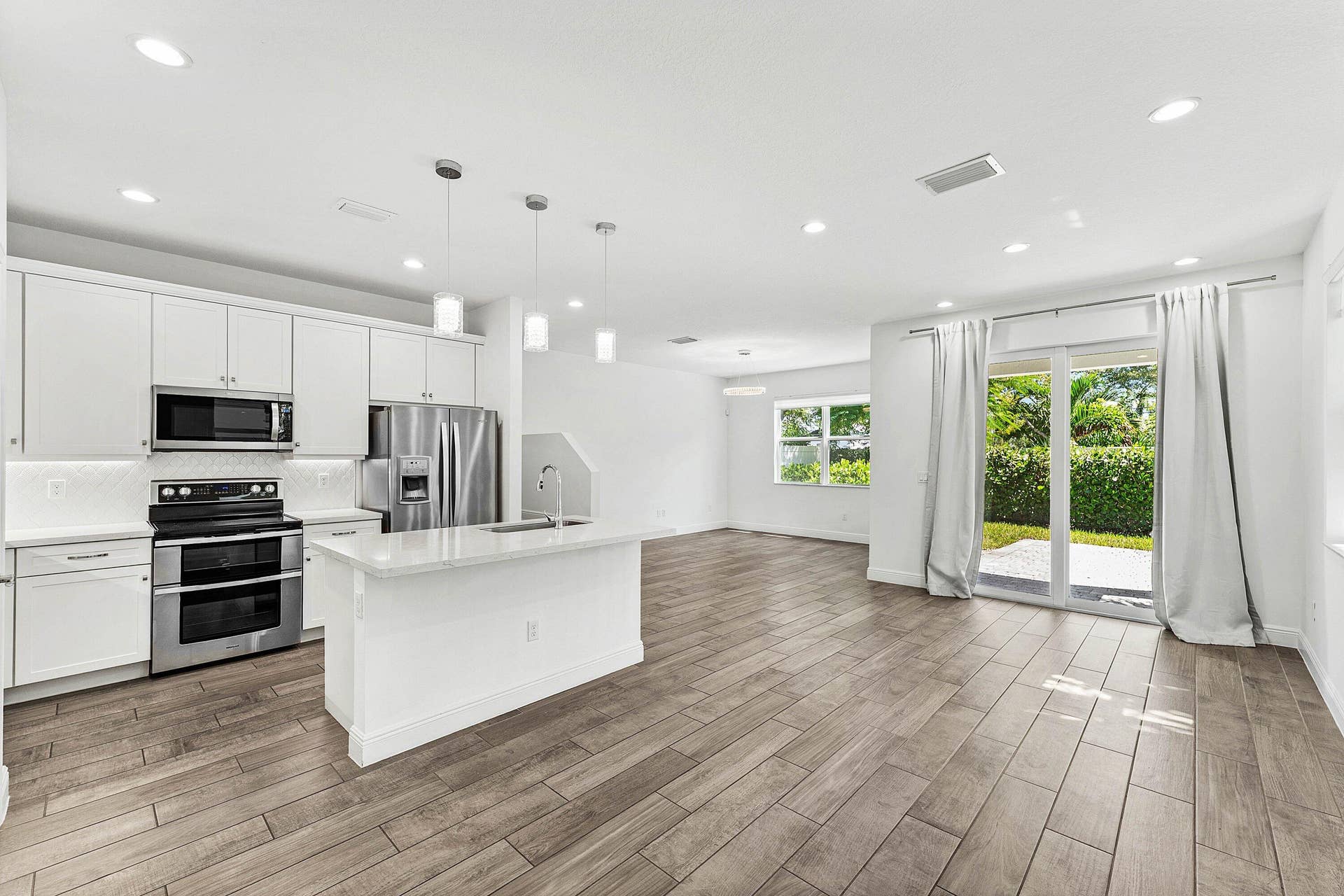 562 PARSONS Way, Deerfield Beach, FL 33442 009-562ParsonsWay-DeerfieldBeach-FL-3344
