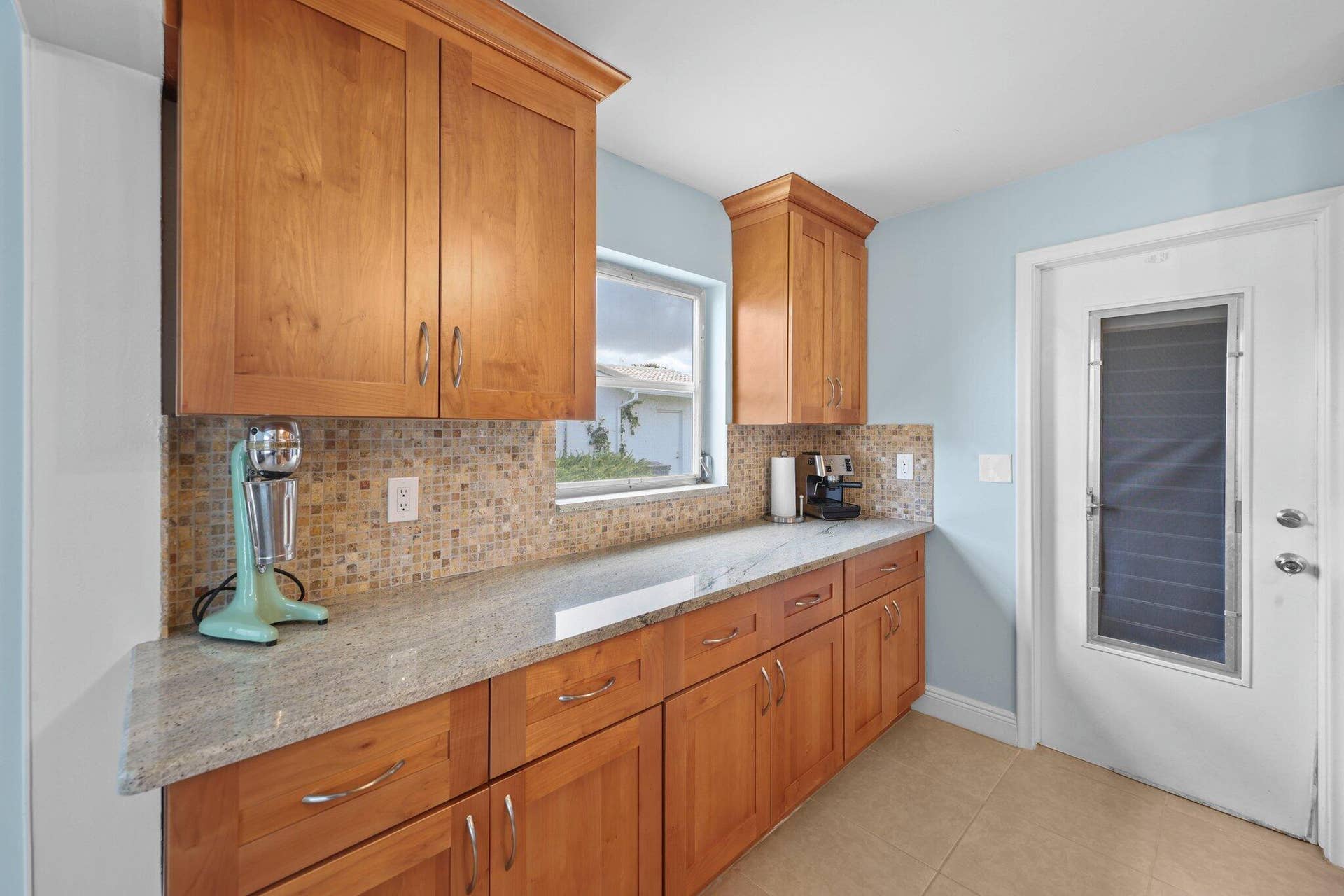 2114 Southwest 13th Pl - 29.jpg-SMALL