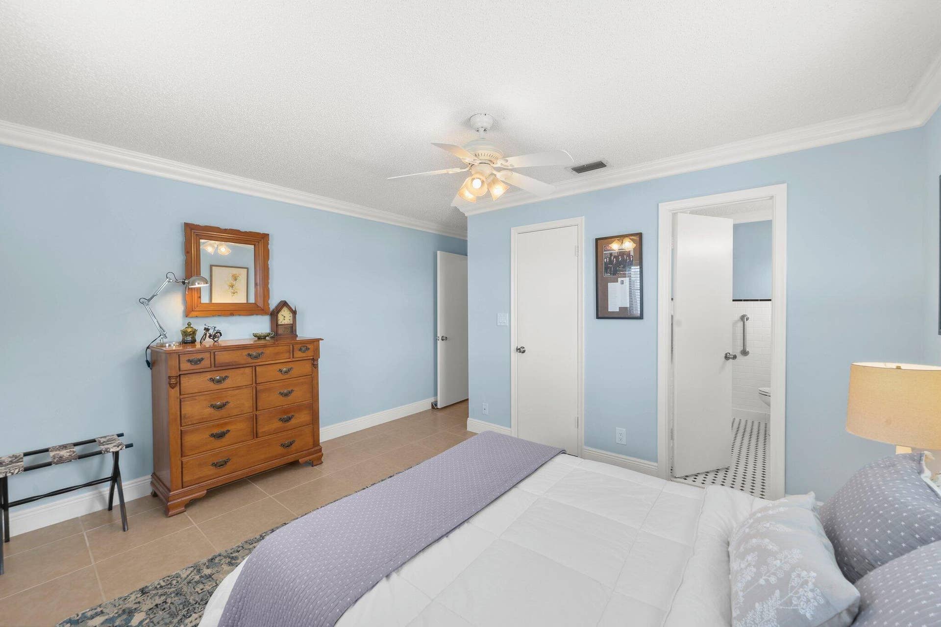 2114 Southwest 13th Pl - 19.jpg-SMALL