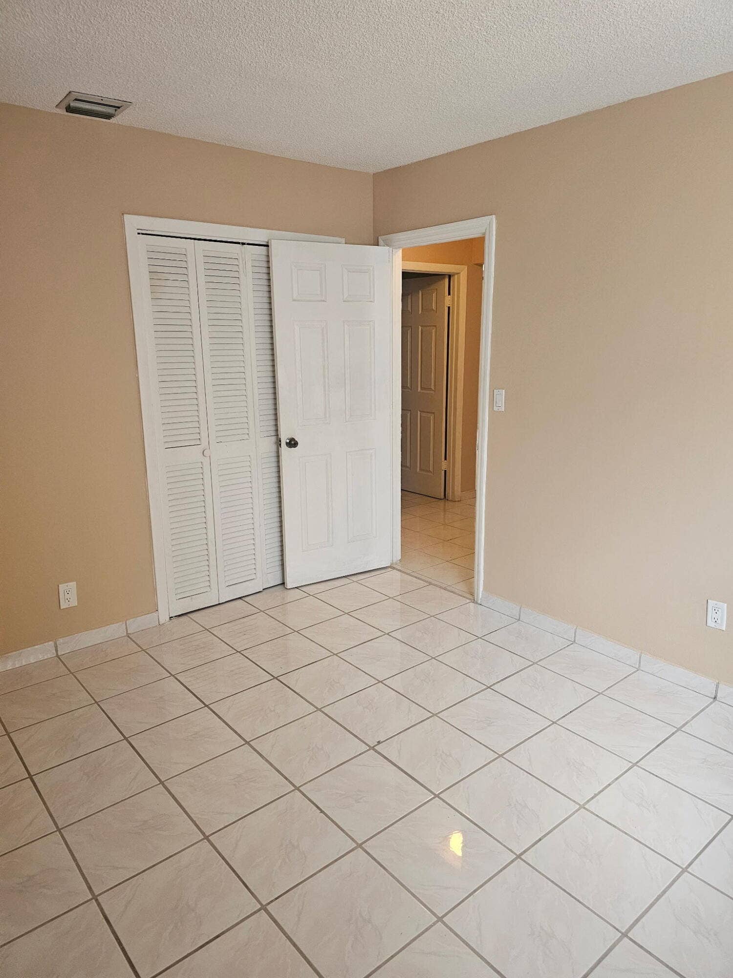 812 NE 2ND Street, #2, Hallandale Beach, FL 33009 1000007175