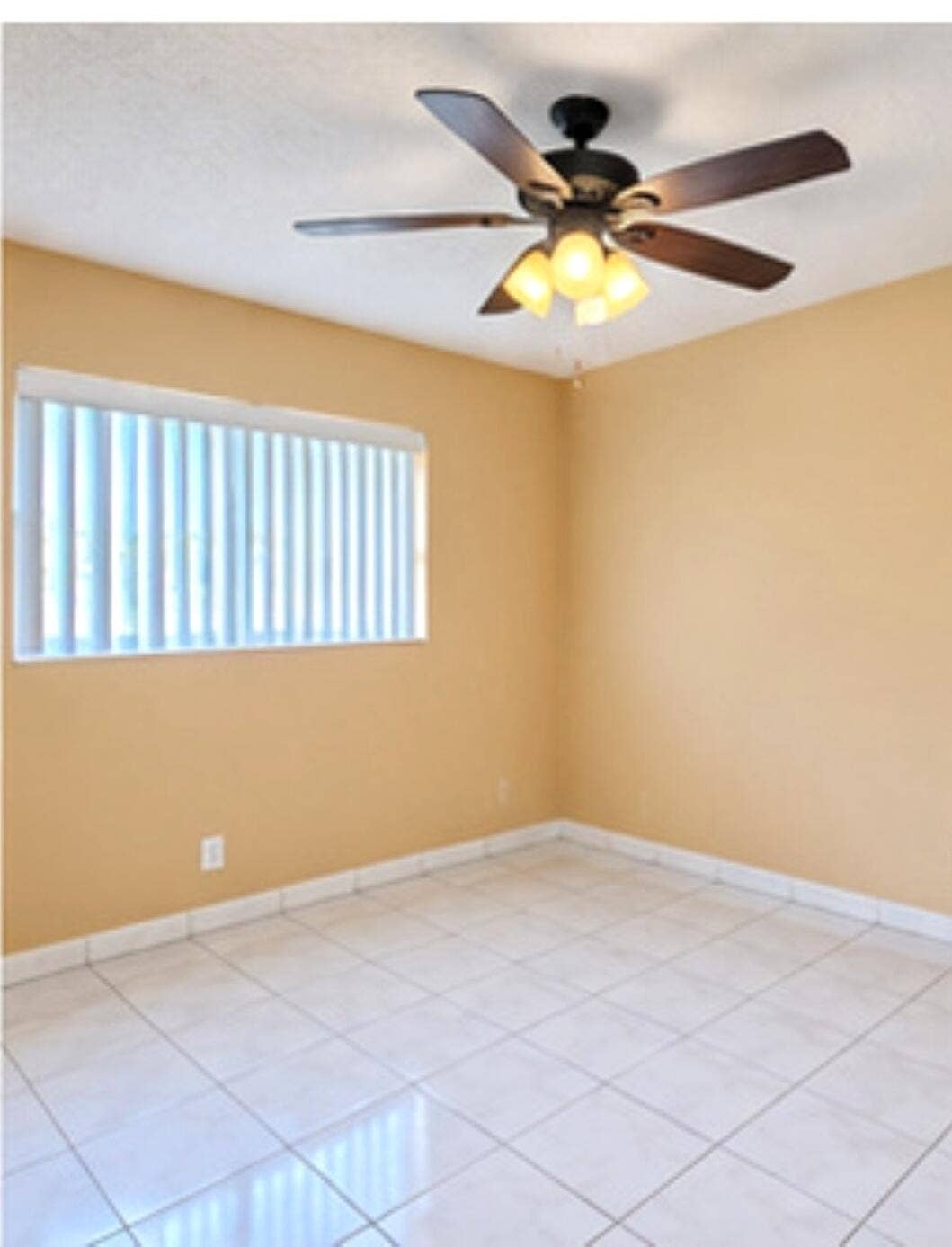 812 NE 2ND Street, #2, Hallandale Beach, FL 33009 Clean_Property_Photo_04