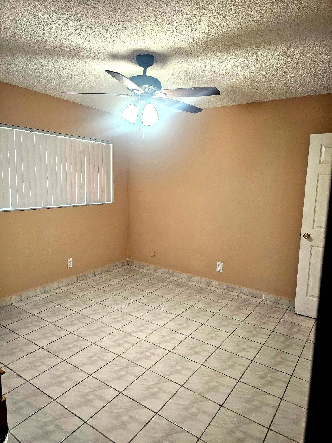 812 NE 2ND Street, #2, Hallandale Beach, FL 33009 Property_Photo_06_Bright