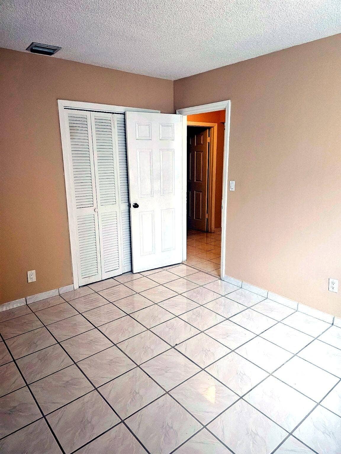 812 NE 2ND Street, #2, Hallandale Beach, FL 33009 1000007210