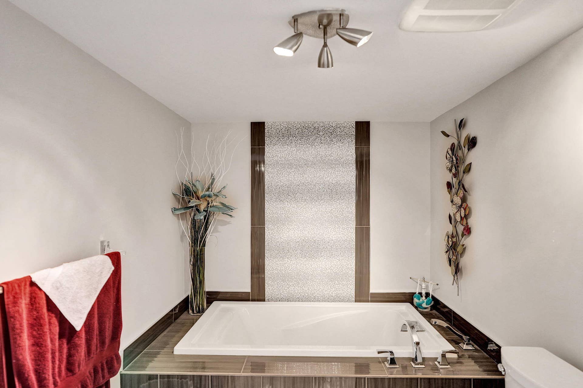 Primary bath soaking tub