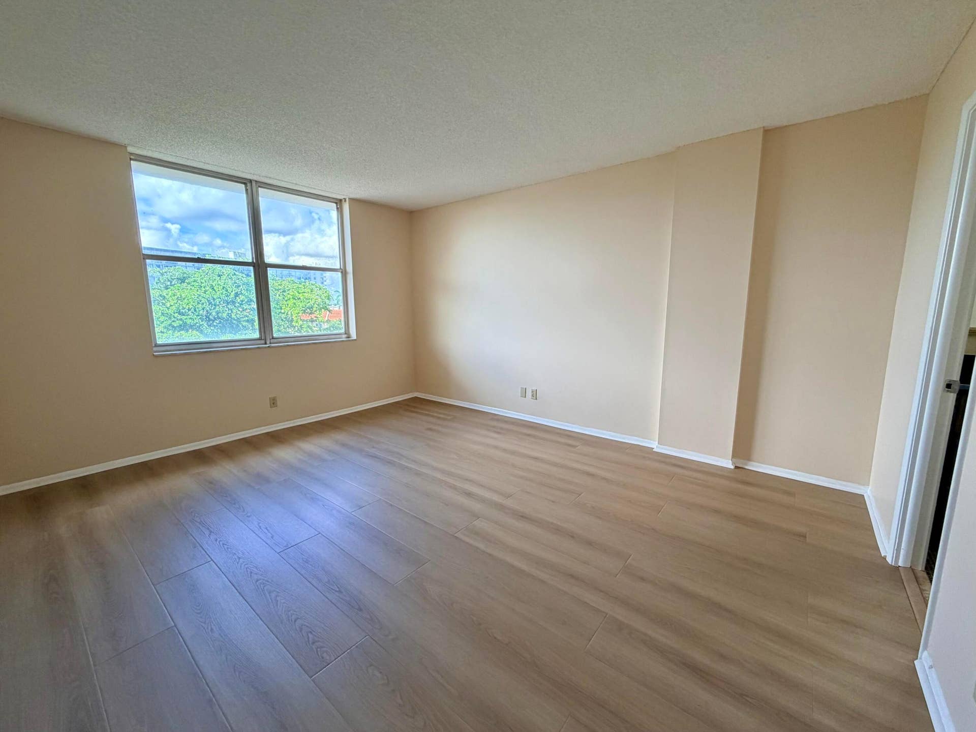 777 S Federal Highway, #RP407, Pompano Beach, FL 33062 Primary Bedroom