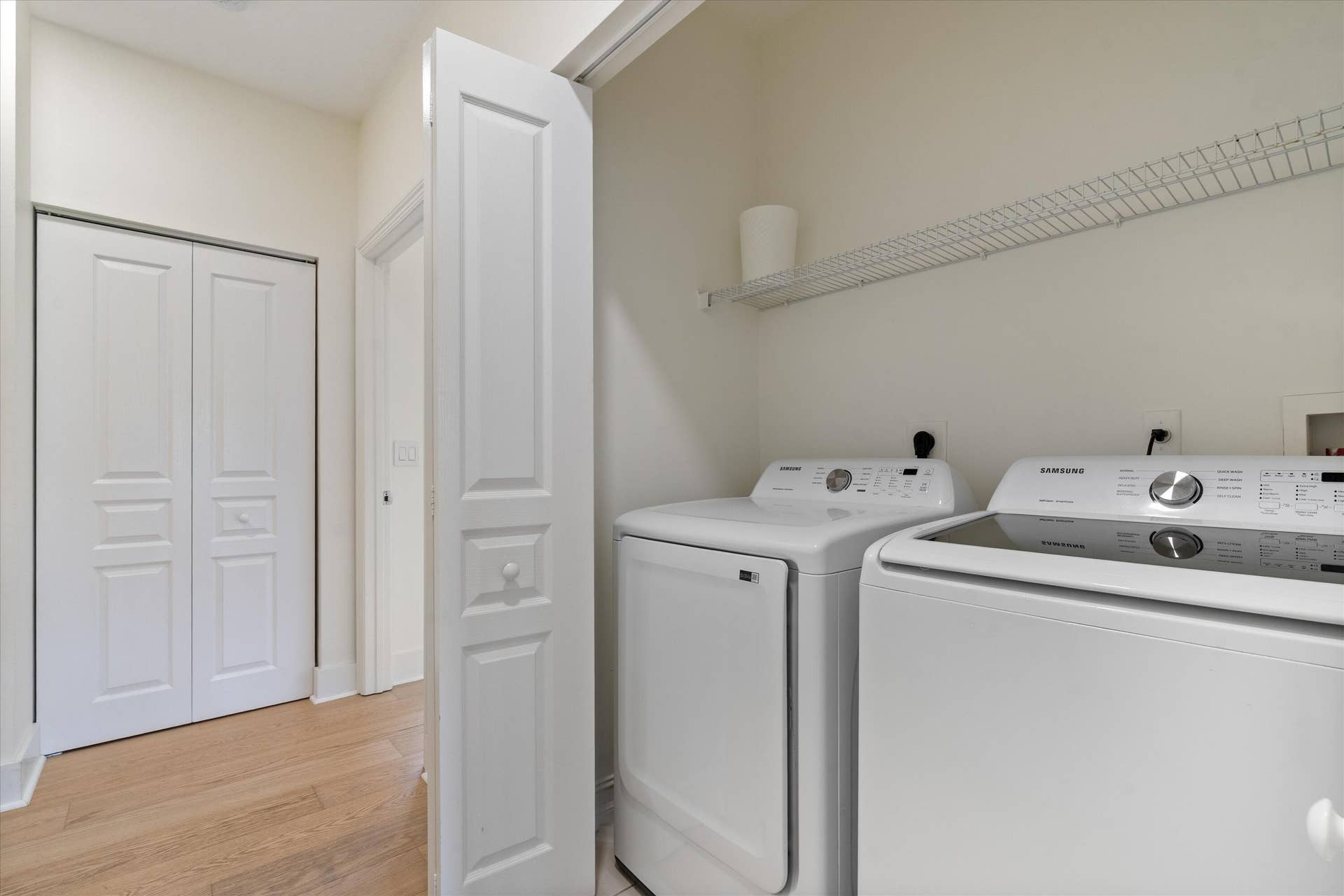 Photo 27 - laundry