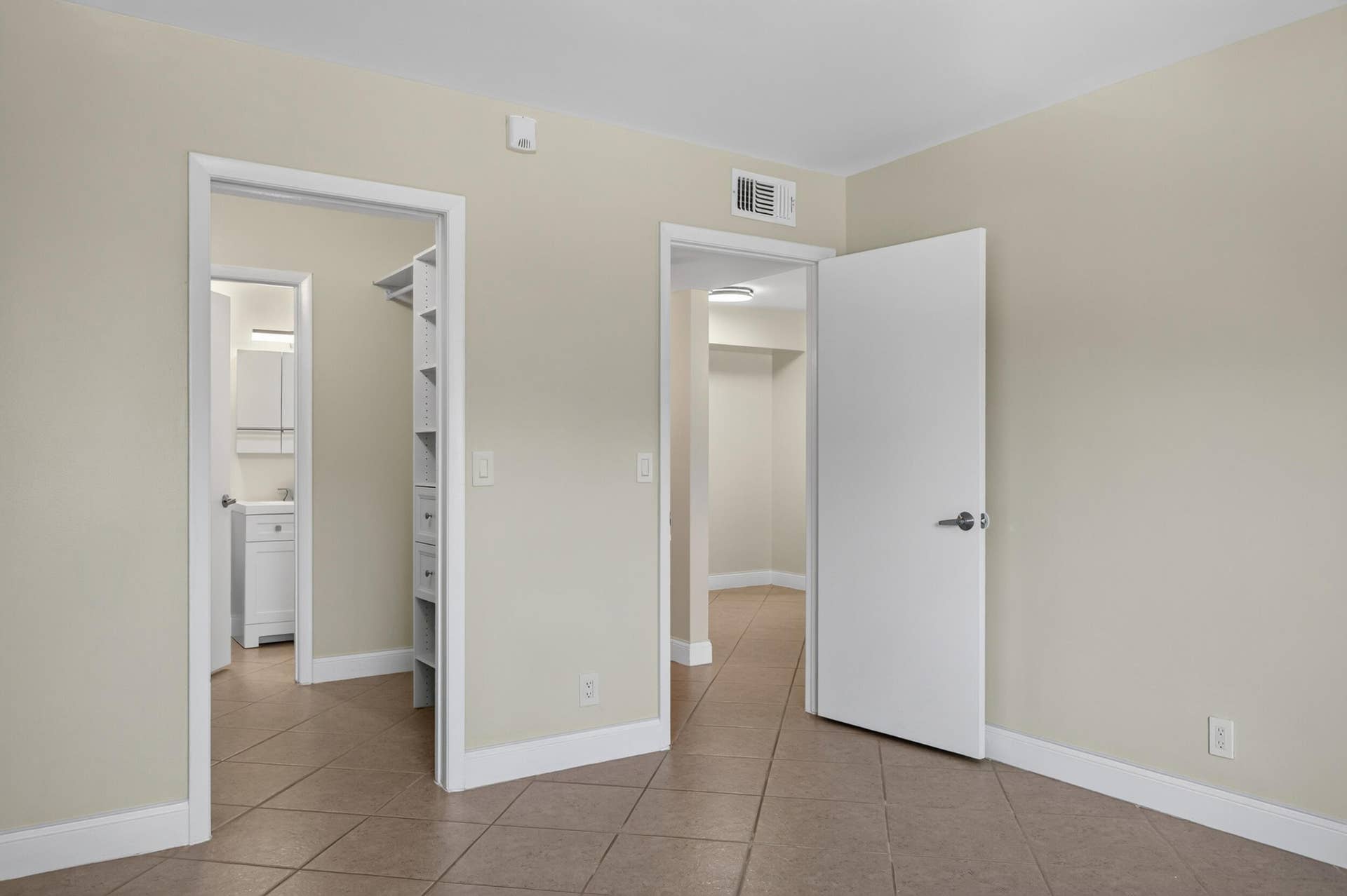 10717 Cleary Boulevard, #211, Plantation, Plantation, FL 33324 10717 unit 211-24