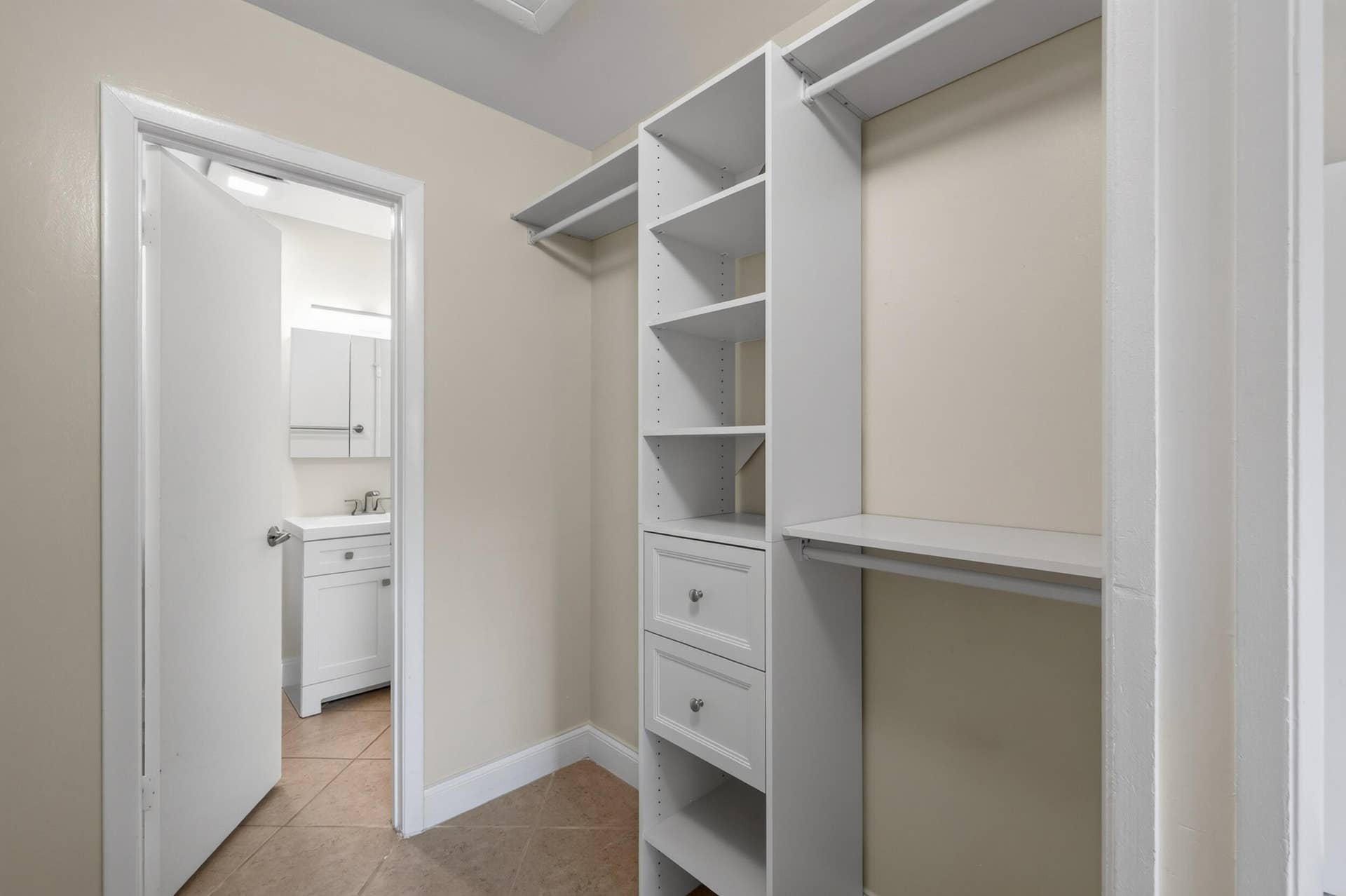 10717 Cleary Boulevard, #211, Plantation, Plantation, FL 33324 10717 unit 211-25