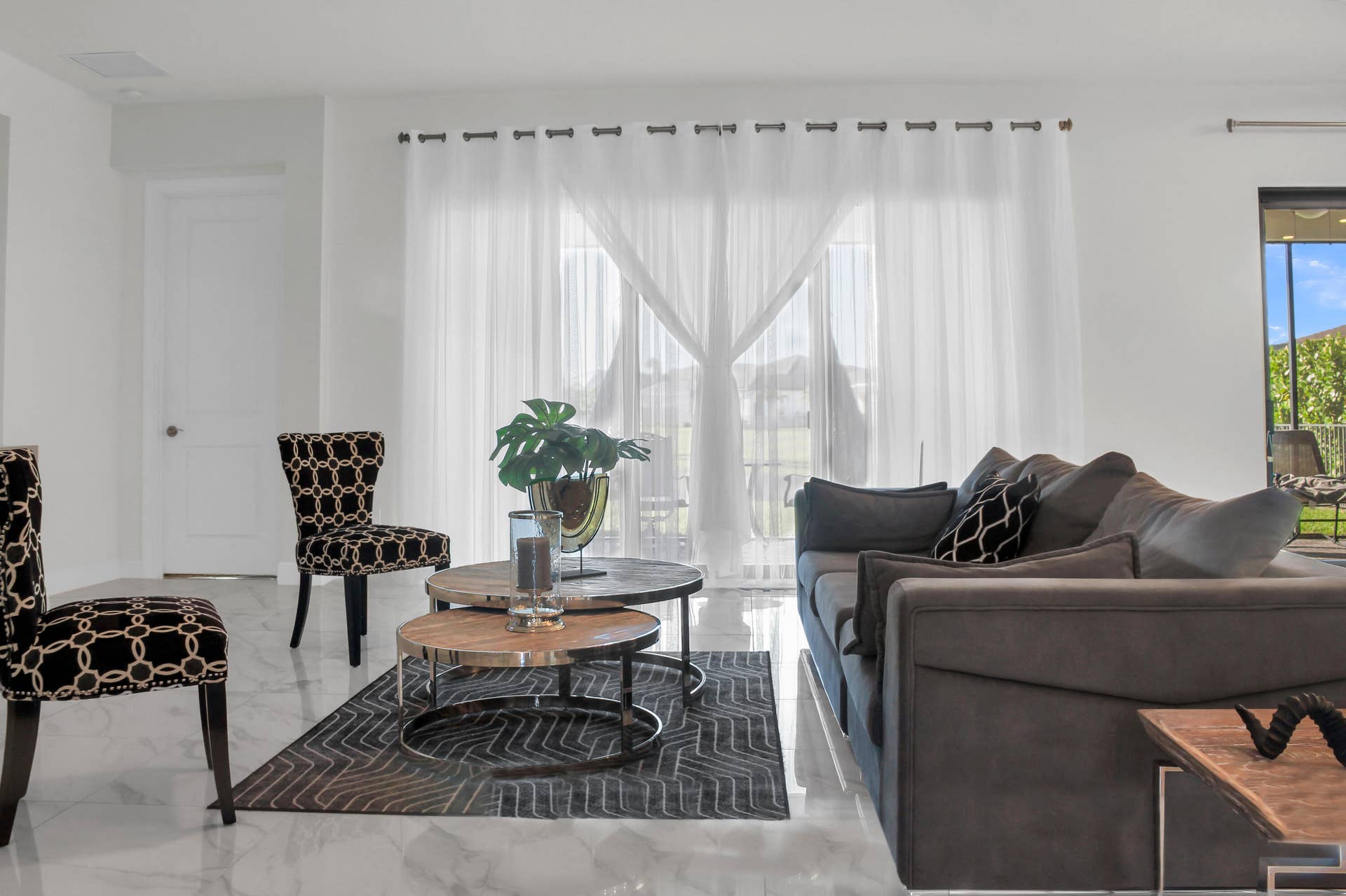 15750 LONGBOAT KEY Drive, Westlake, FL 33470 livingroom